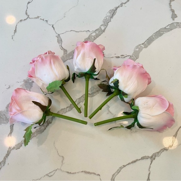 5 Pink Ombré Realistic Look Soft Touch Roses - Picture 2 of 2